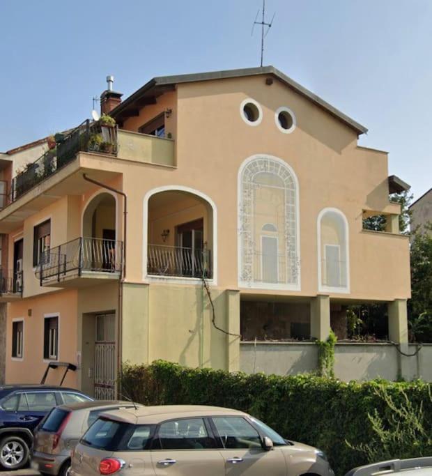 Una Pratica Mansardina Torino Esterno foto